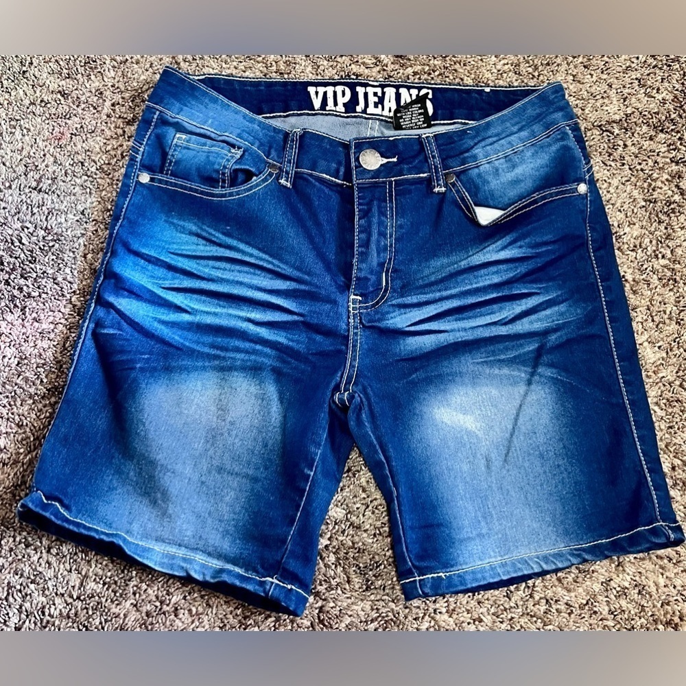 VIP Women's Size 9/10 Blue Denim Midi Jean Shorts 170
